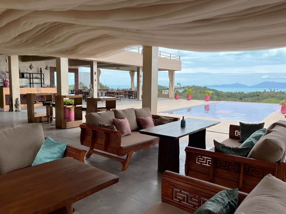 Deluxe Villa, Sea View | Outdoor dining