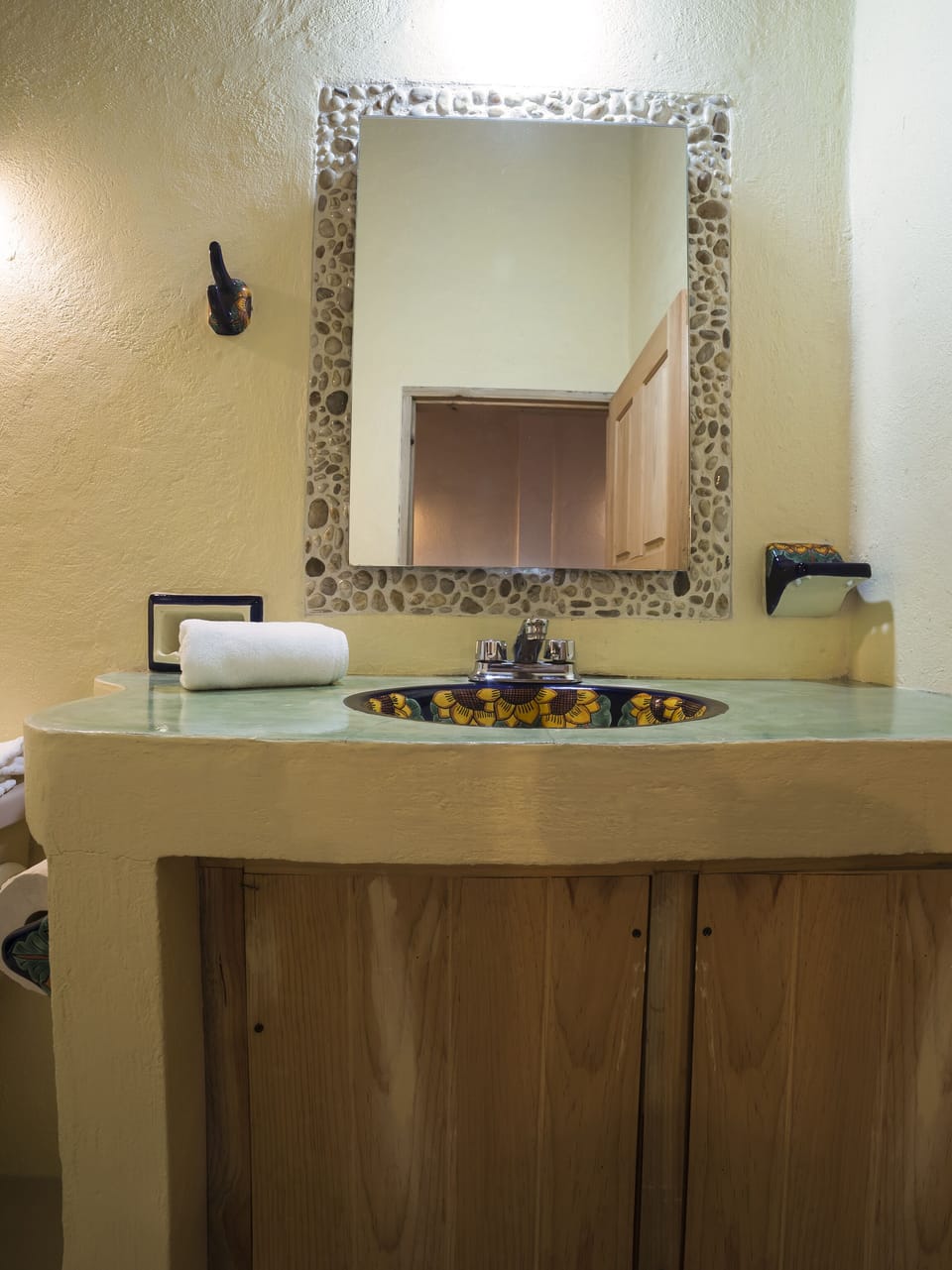 Shower, free toiletries, towels, soap