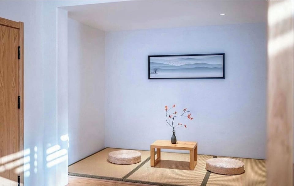 Deluxe Double Room, Hill View | Living room | LCD TV