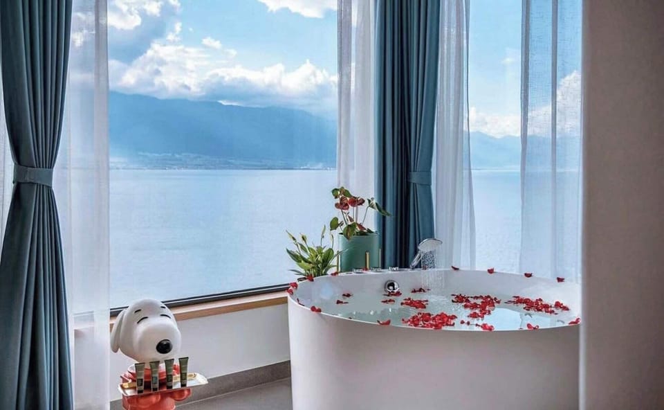 Basic Double Room, Balcony, Sea View | Deep soaking bathtub