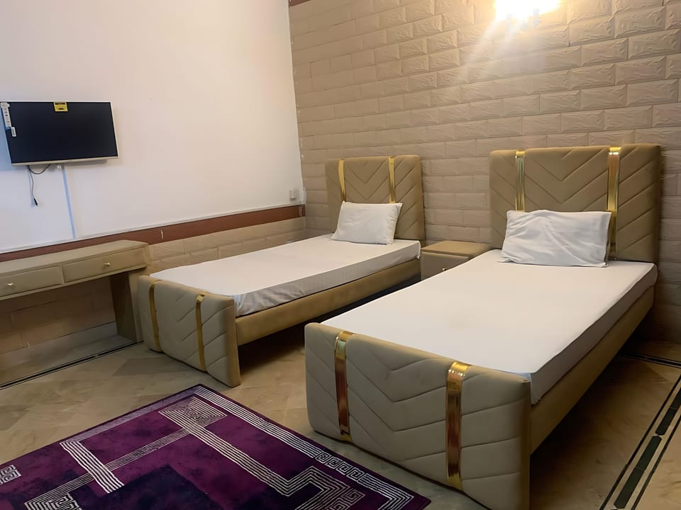 Twin Room | Free WiFi, bed sheets