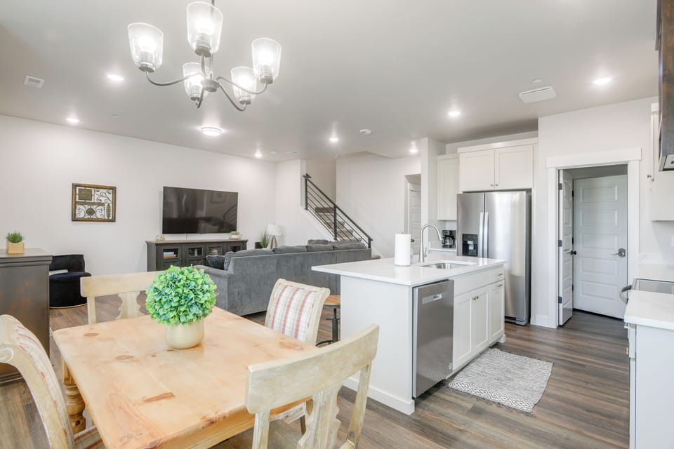 Idaho Falls Vacation Rental | 4BR | 2.5BA | 2,500 Sq Ft | Stairs Required