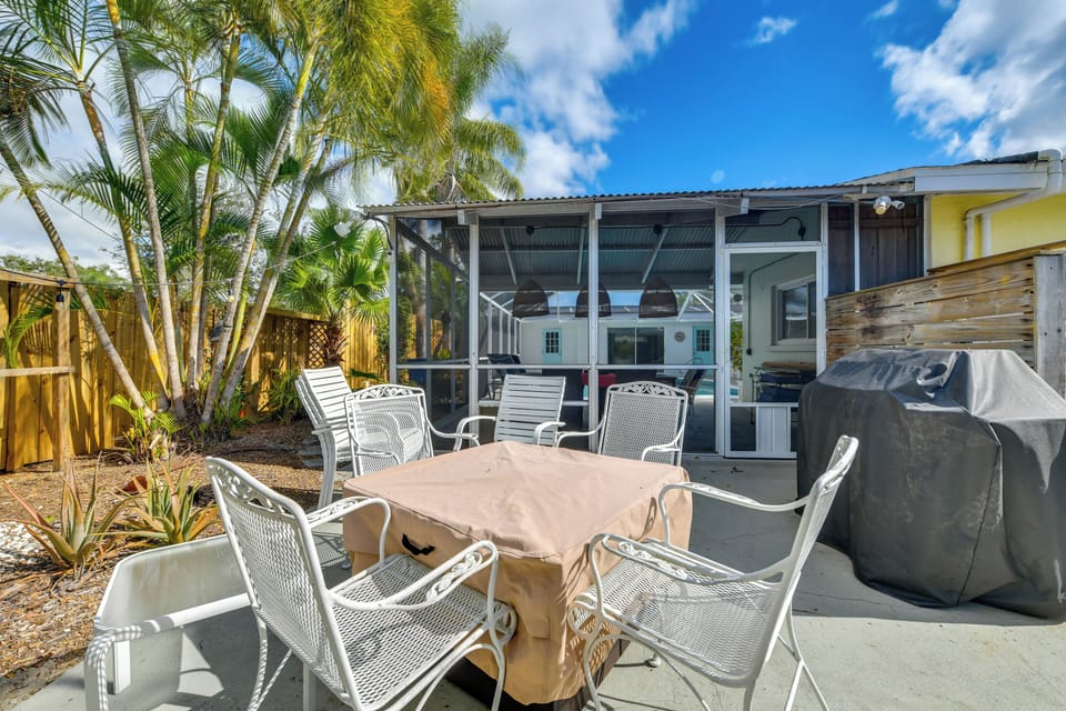 Private Patio | BBQ Grill