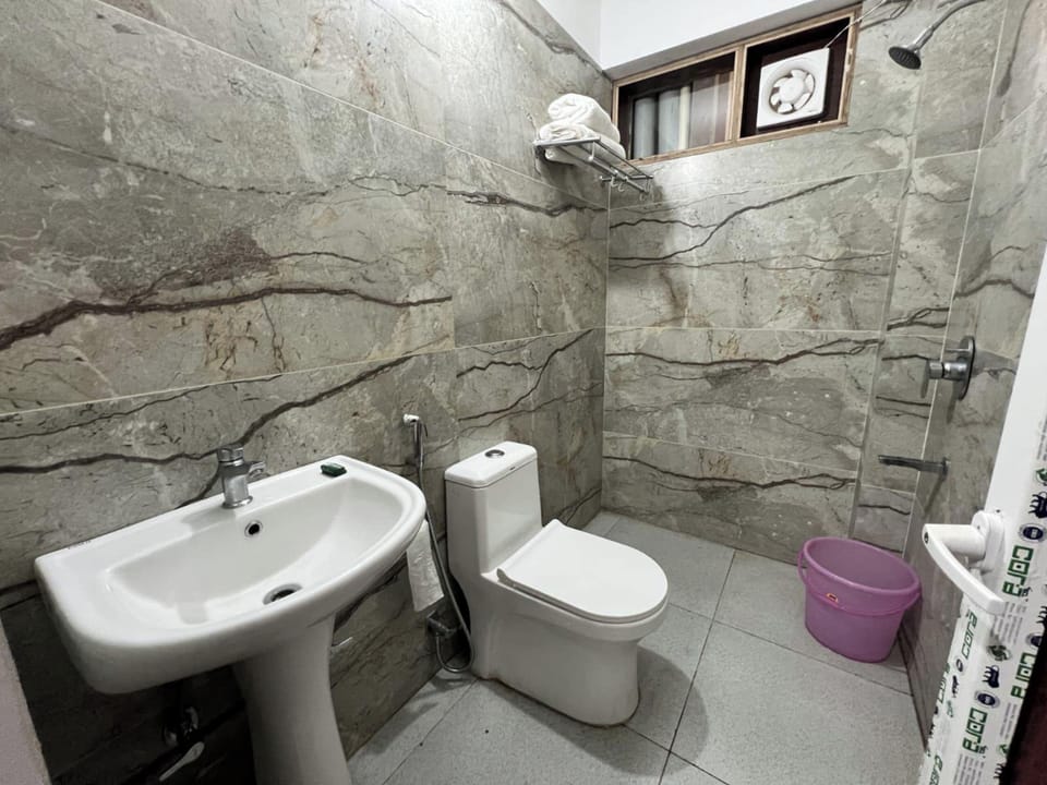Basic Room, Mountain View | Bathroom | Shower, towels