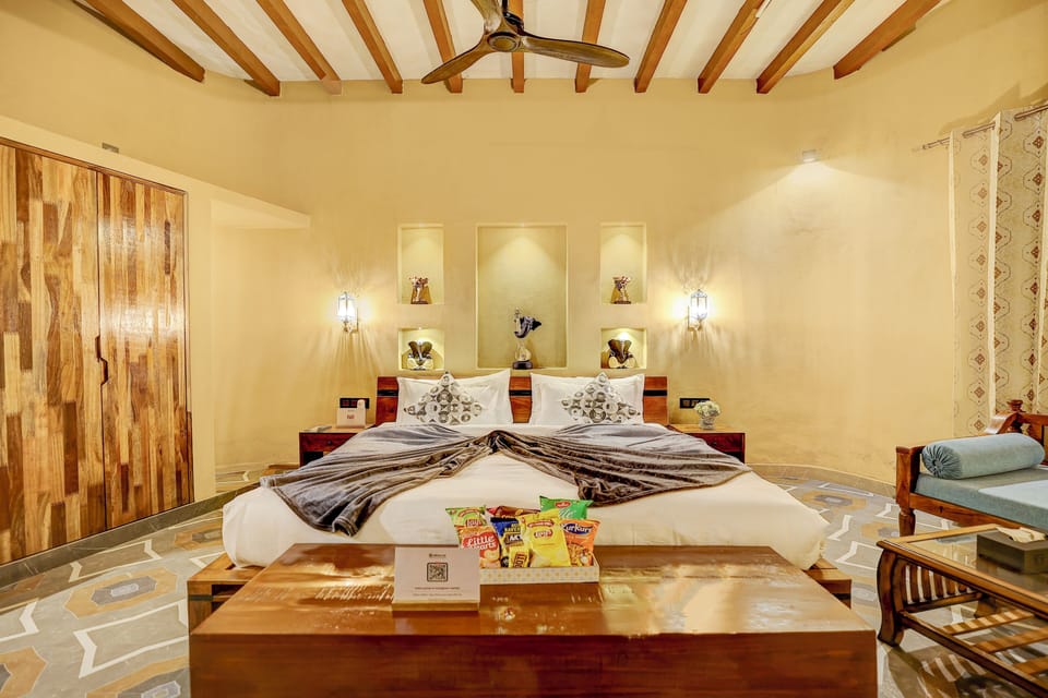 Classic Cottage | Premium bedding, desk, free WiFi, bed sheets