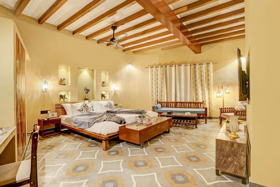 Classic Cottage | Premium bedding, desk, free WiFi, bed sheets