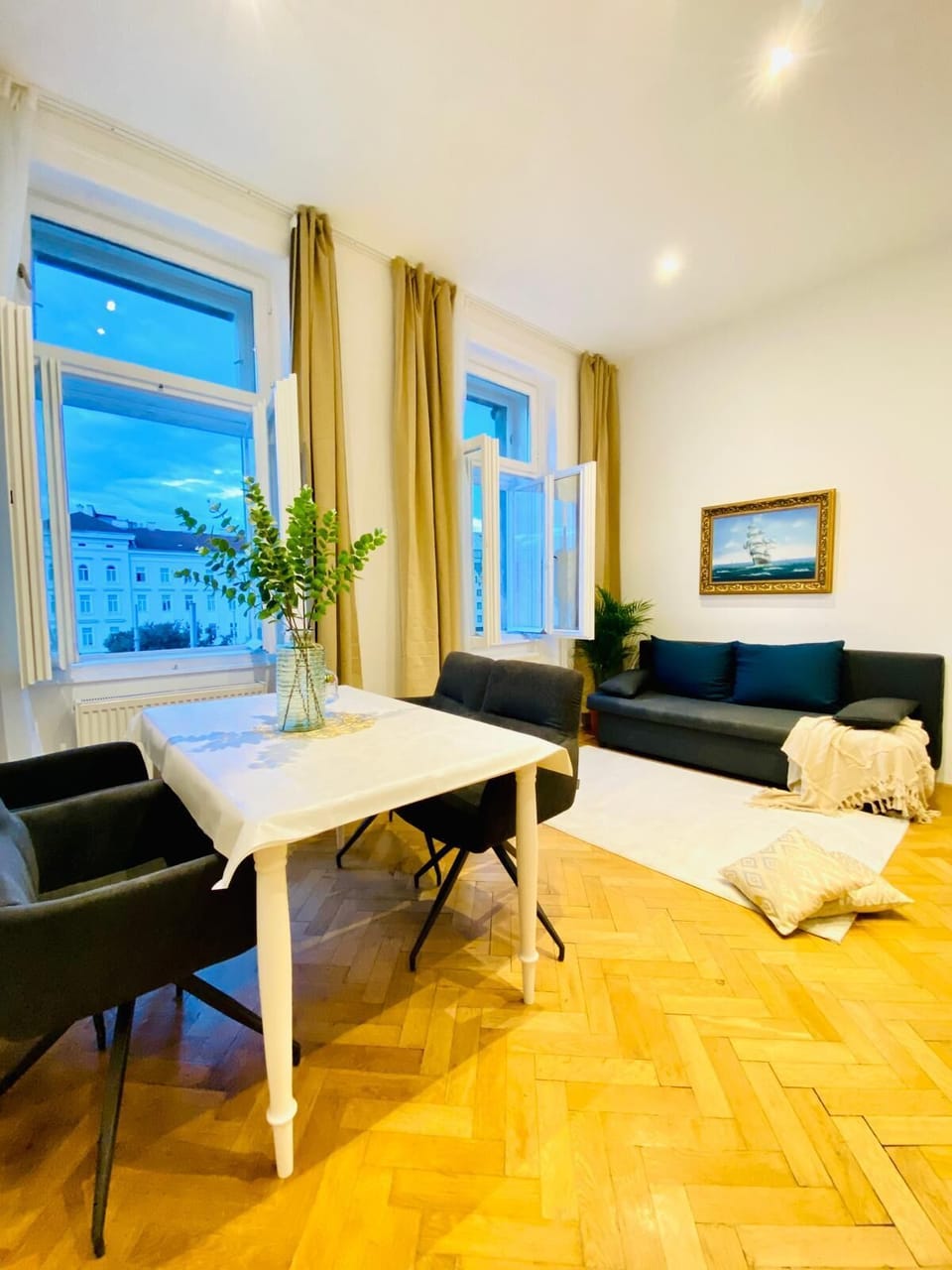 Basic Apartment | Iron/ironing board