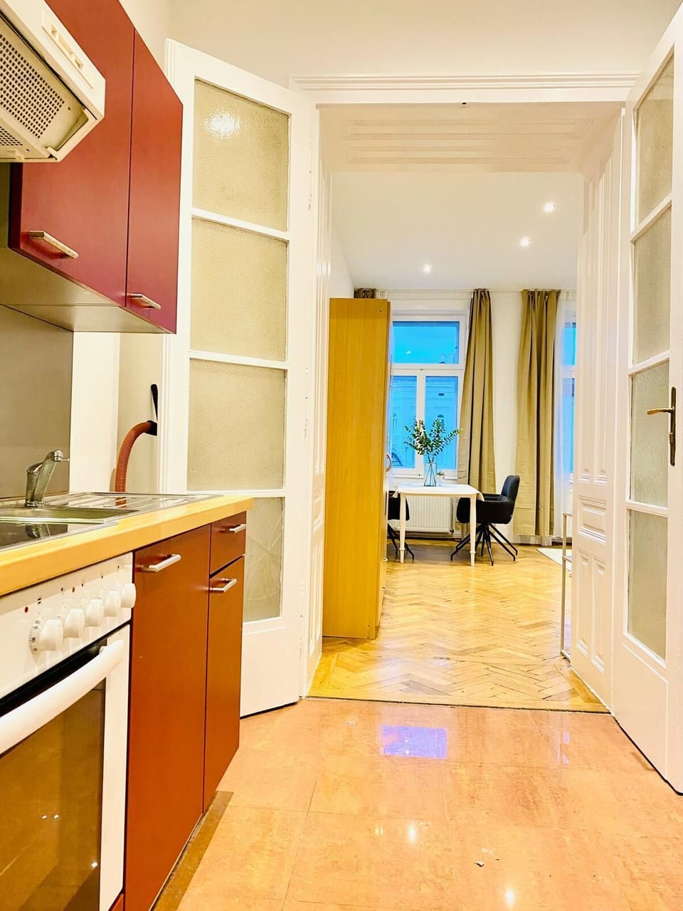 Basic Apartment | Private kitchen | Fridge, microwave, oven, stovetop
