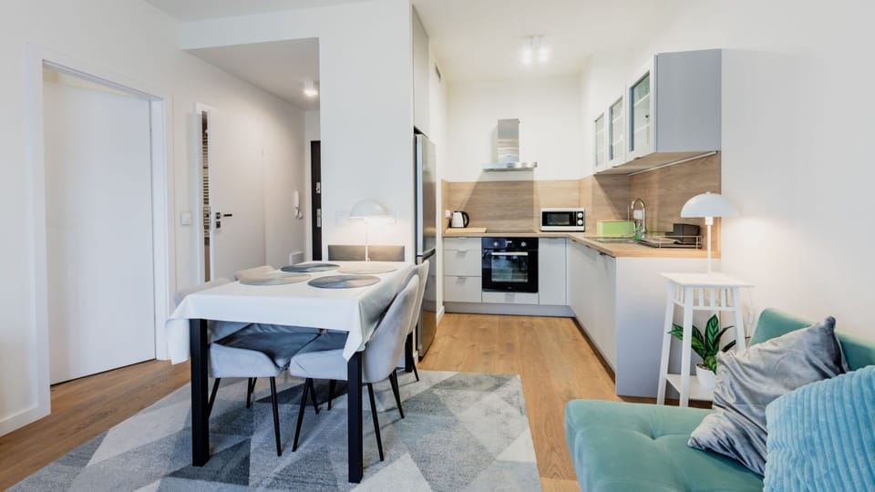 Apartment (11/16) | Private kitchen | Fridge, stovetop, electric kettle, cookware/dishes/utensils