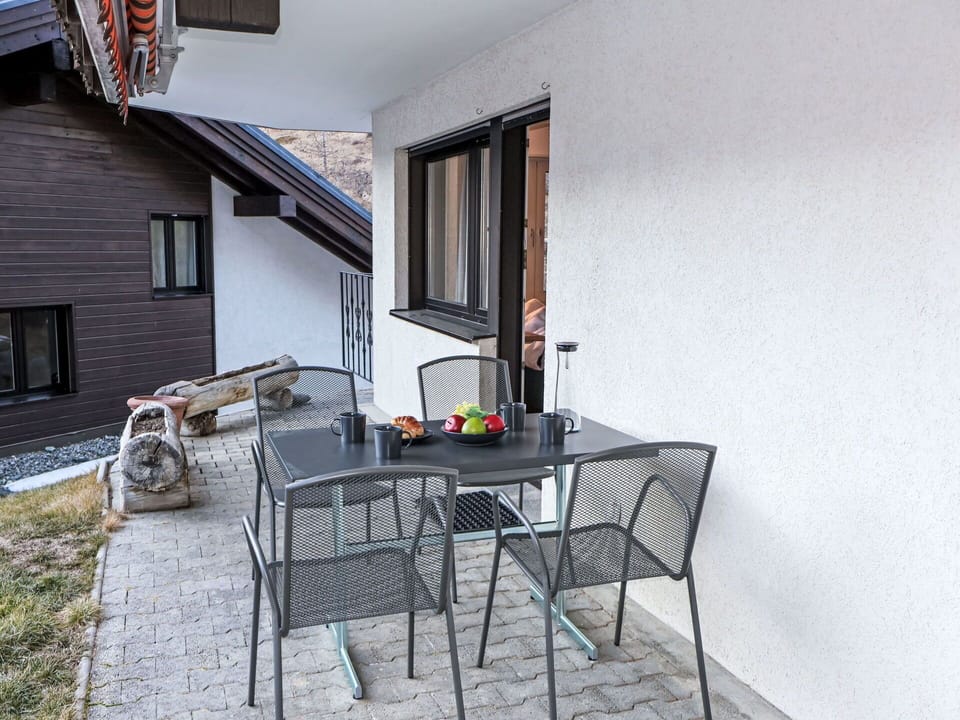 Furniture, Chair, Outdoor Furniture, Outdoor Table, Balcony, Porch, Kitchen & Dining Room Table, Patio, Coffee Table, Shade