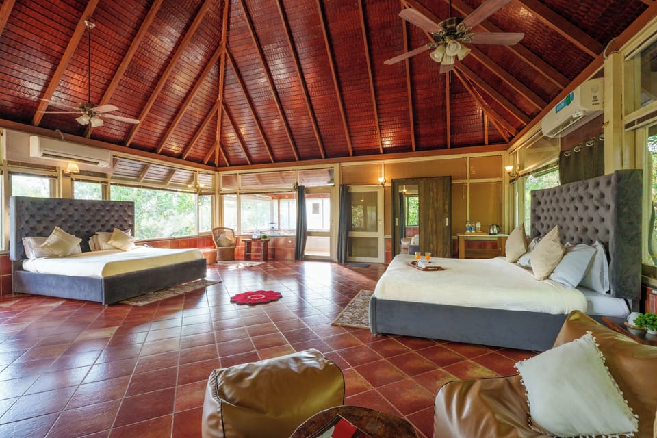 Room (Hideaway)