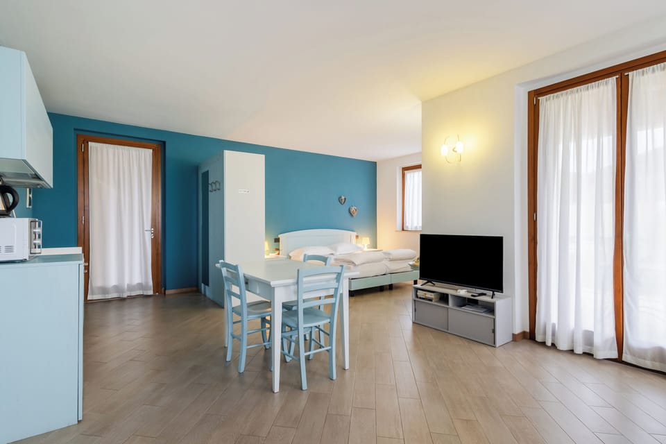 Studio, Terrace | Premium bedding, down comforters, cribs/infant beds, free WiFi