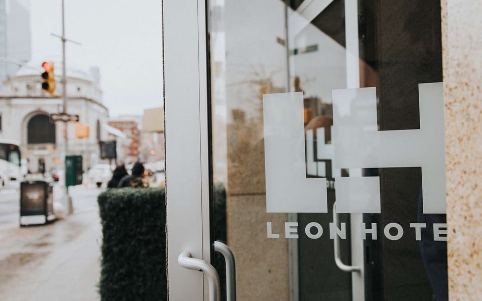 2.Leon Hotel