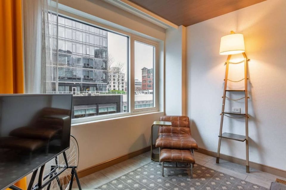 2. Queen Room with City View