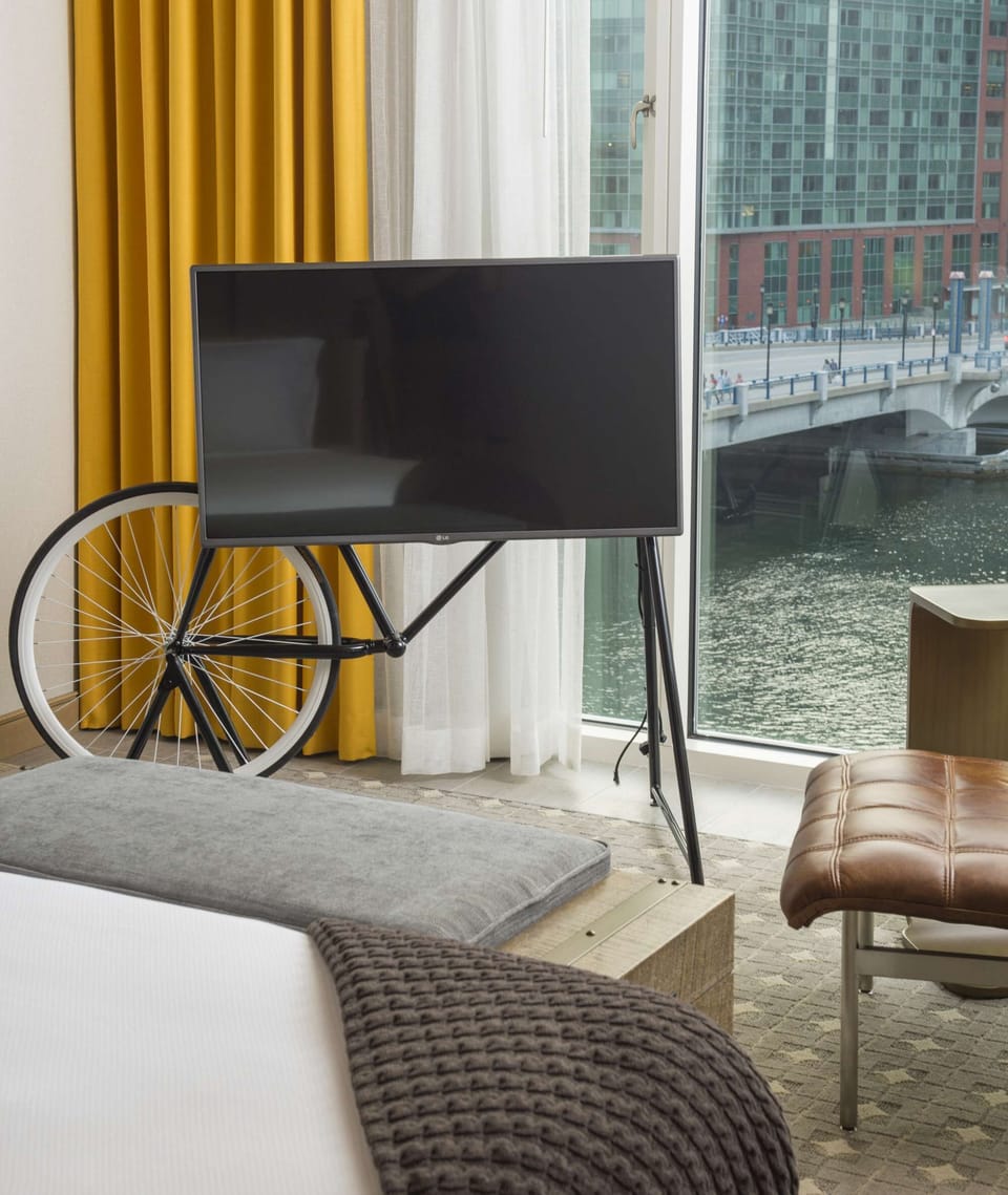 King Coveted Corner Room - Water View-