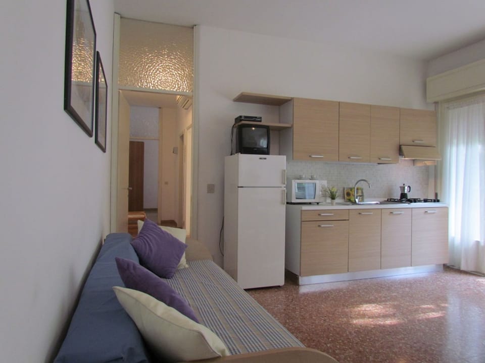 Apartment, 2 Bedrooms, Terrace, Garden View | Living room