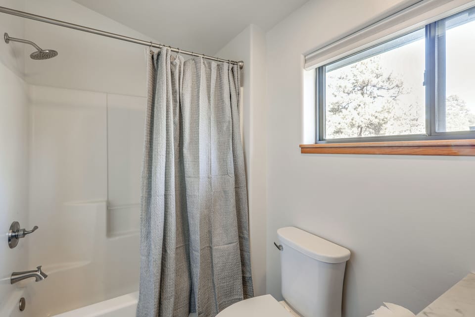Play Games, Gather, Connect! Flagstaff Family Gem! Cottage in Kachina Village