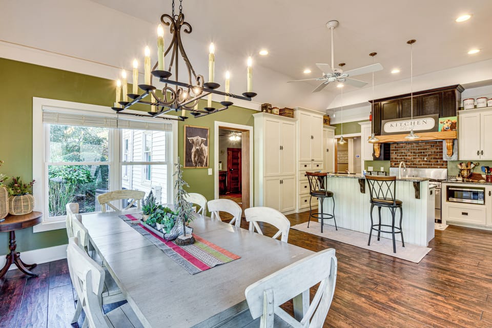 House (4 Bedrooms) | Interior