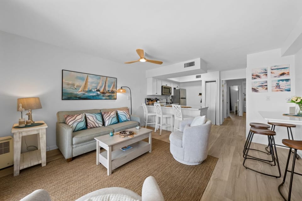 Seacrest 703 Living Room with Queen Sleeper