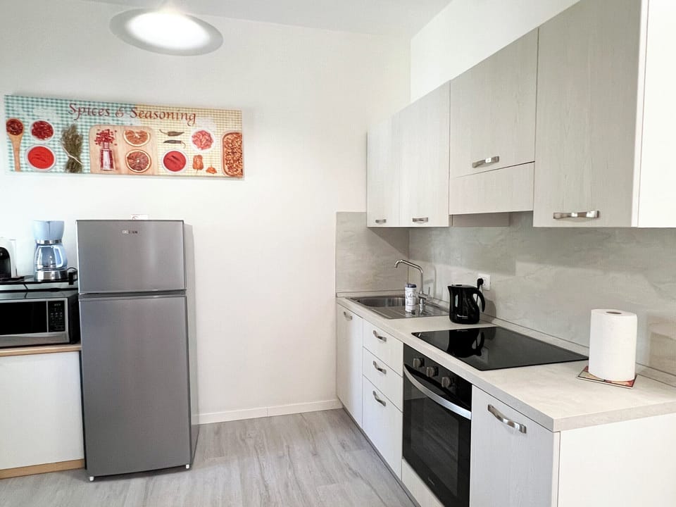 Bungalow, 2 Bedrooms, Balcony, Garden View | Interior