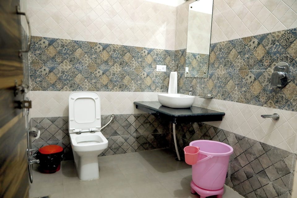 Shower, towels, soap, shampoo