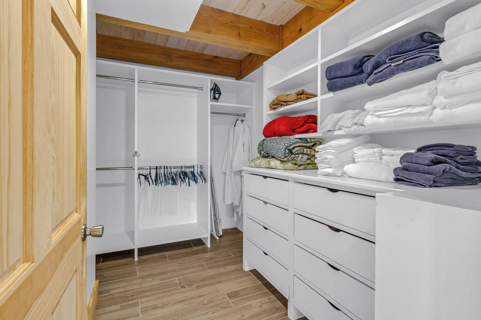 Master Closet 