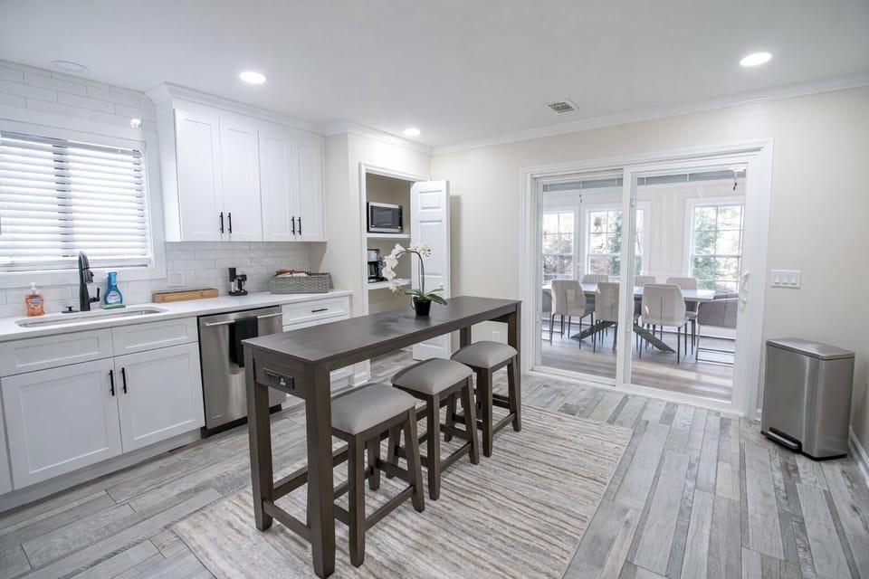 Chef's Kitchen complete with Stainless Appliances, Gas Range, Quartz Countertops, Fully equipped and ready for cooking fabulous meals.