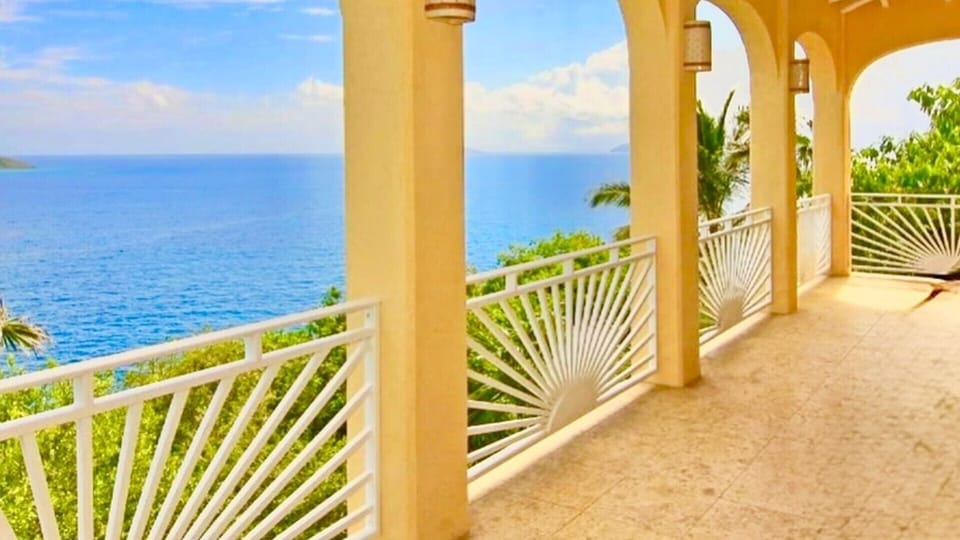 Panoramic Atlantic views along the coastline—perfect for sunrise lovers and photo moments.