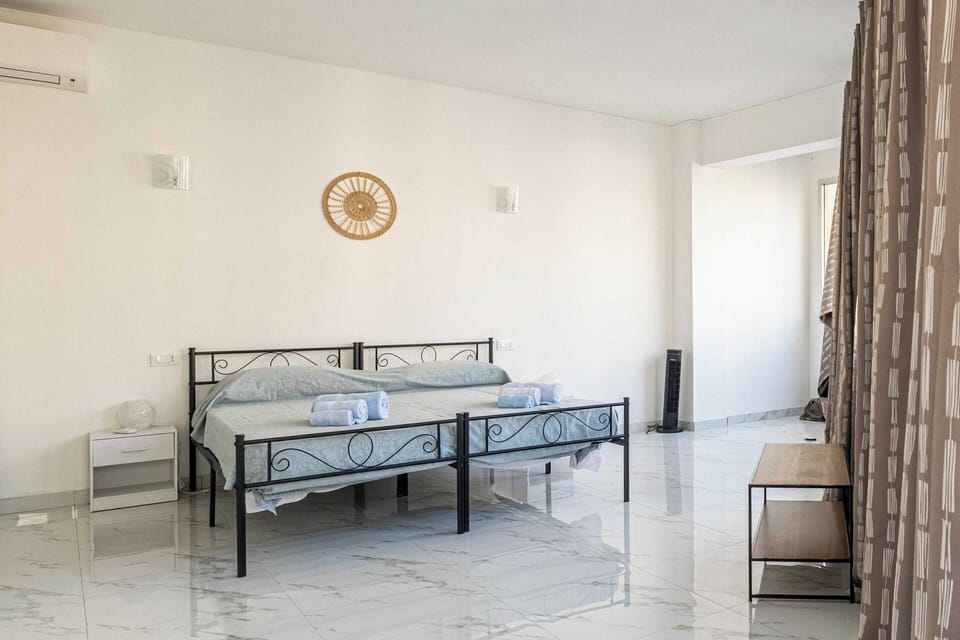 Apartment | 1 bedroom, laptop workspace, iron/ironing board, WiFi (free)