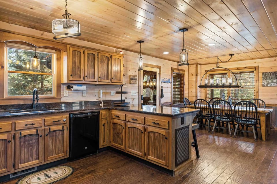 Whip it, blend it, toast it—this kitchen is as functional as it is gorgeous. From quick bites to full-course creations, it’s the perfect spot for foodie fun.