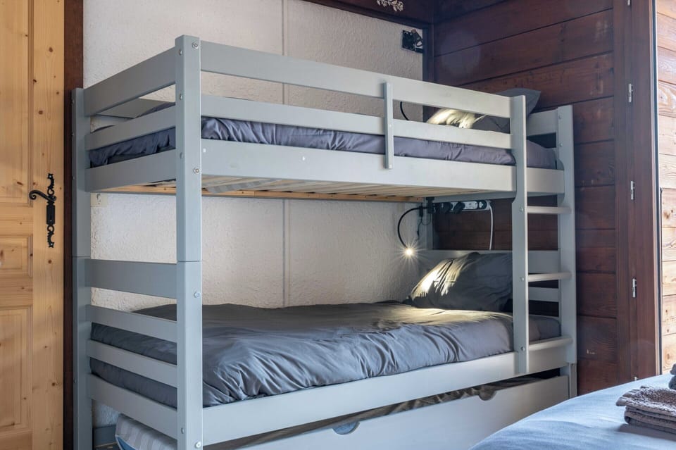Apartment | 1 bedroom, laptop workspace, iron/ironing board, bed sheets