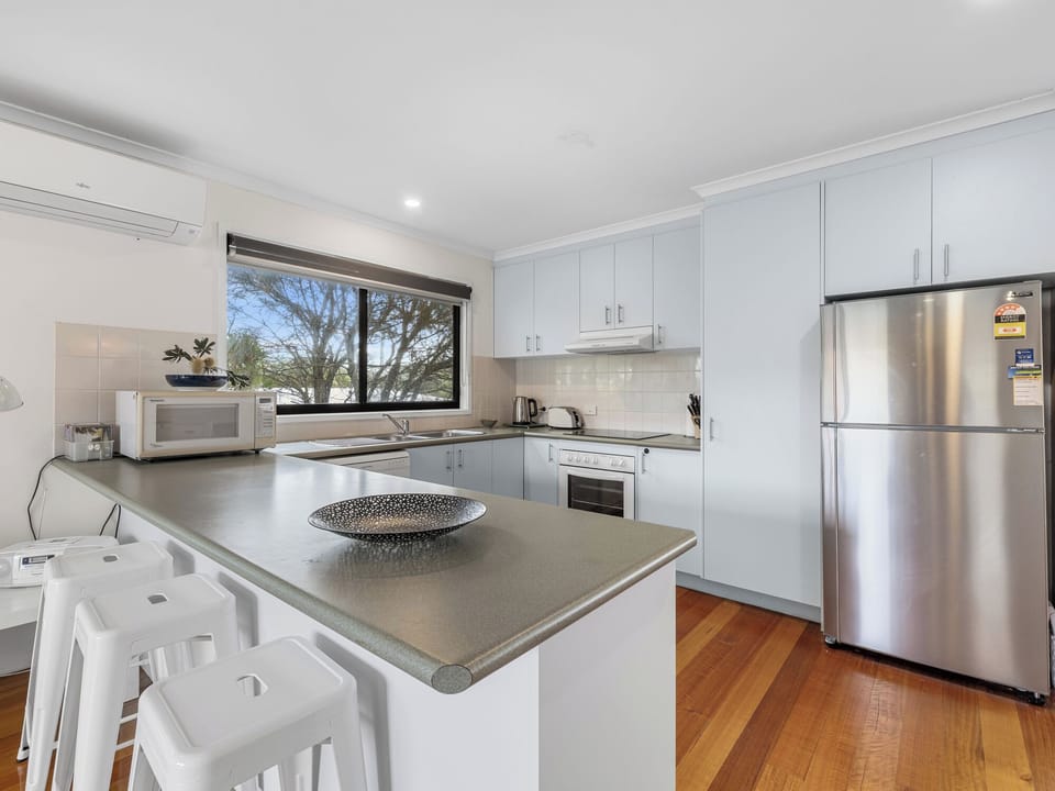 Full kitchen with amenities