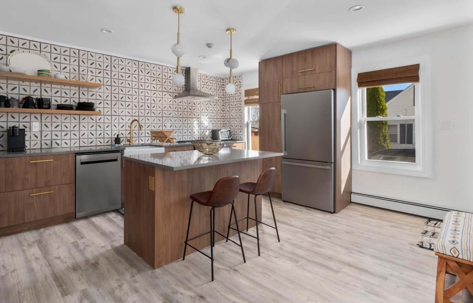 Looks like a magazine, feels like home. This kitchen is ready for your next great meal.
