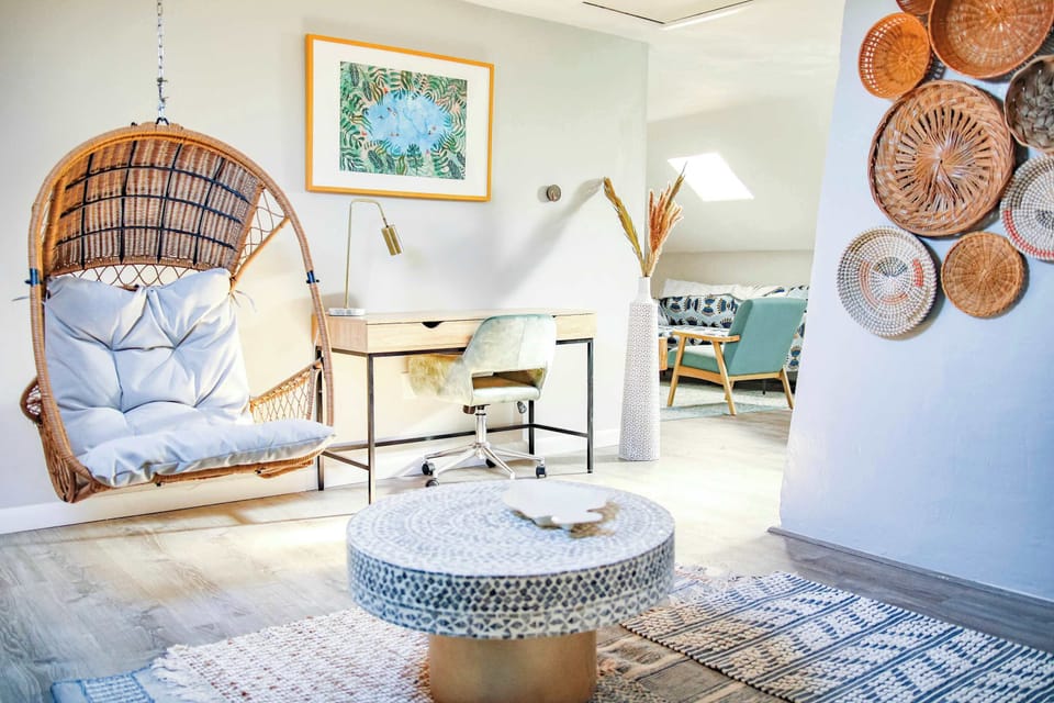 Nestle in, sway a little, and feel your worries crack and drift away. Our cozy egg chair is the ultimate chill spot — perfect for morning coffee, afternoon reads, or just pretending you’re in your own little world. Comfort? Over easy.