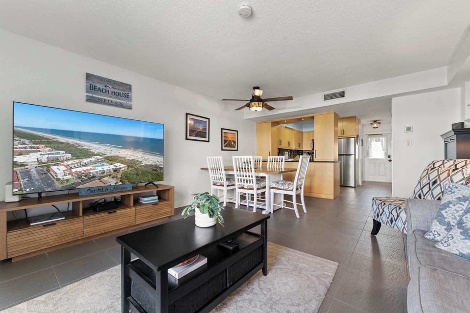 Condo, Multiple Beds, Balcony, Ocean View (Spanish Trace 237) | Living area