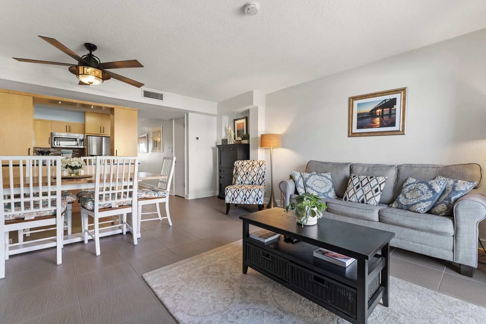 Condo, Multiple Beds, Balcony, Ocean View (Spanish Trace 237) | Living area