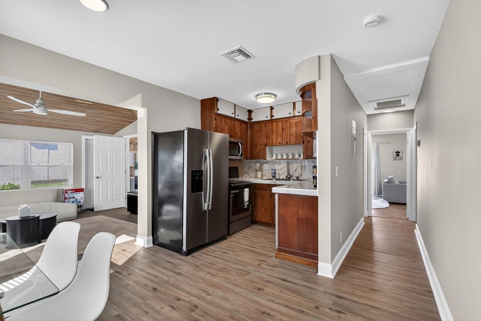 Freedom to roam. No walls, no limits—just wide-open spaces perfect for gatherings, game nights, or spontaneous dance-offs.