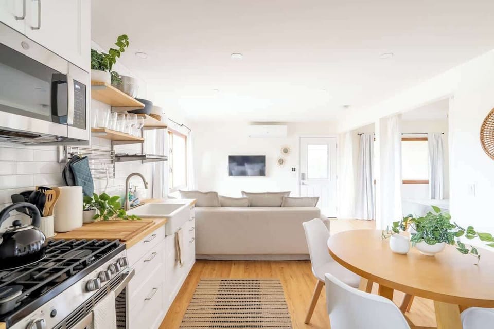 Lower unit living space