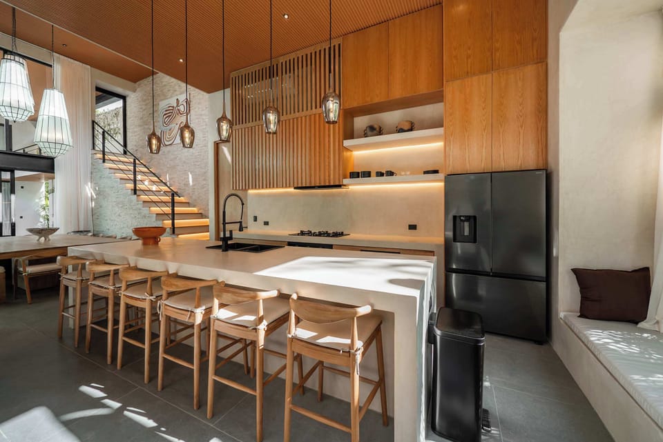 Kitchen with Bar seating for 6