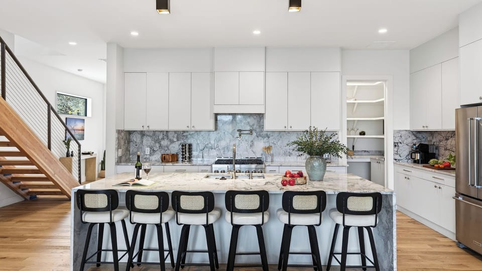 House (5 Bedrooms) | Interior