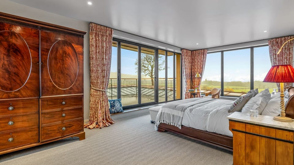 Your eye is immediately drawn to the panoramic views over Winchcombe and Sudeley Castle.