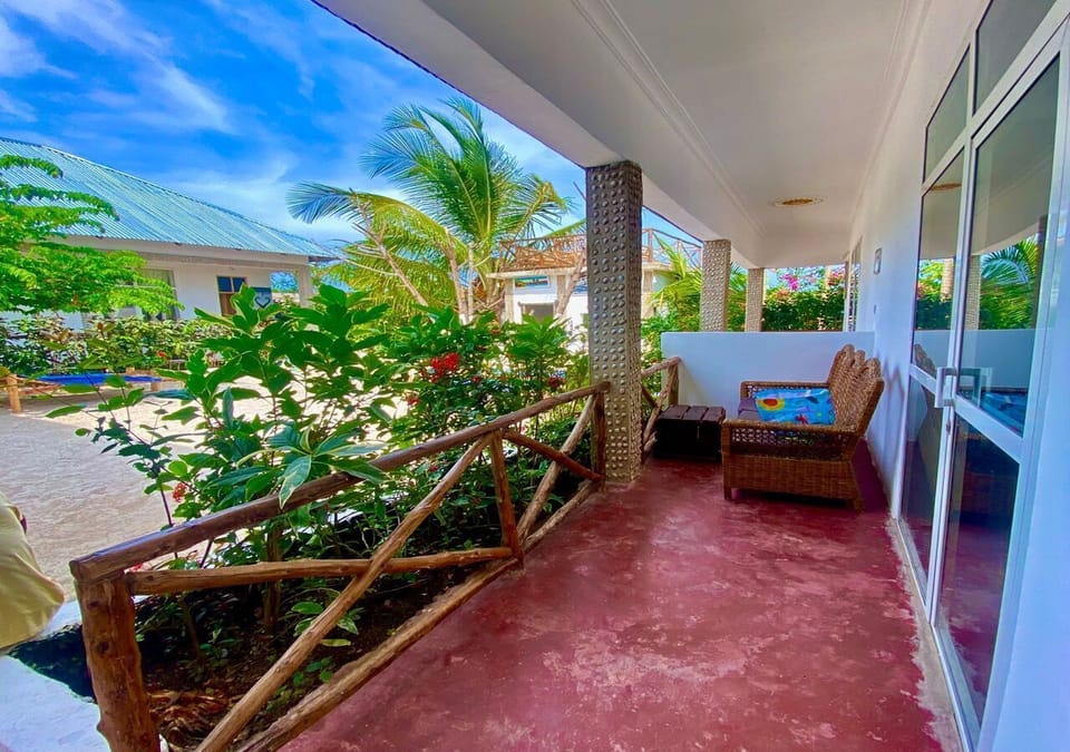 Deluxe Room, Courtyard View | Terrace/patio