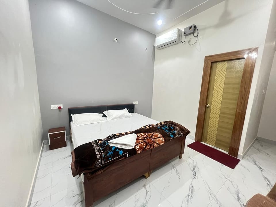 Luxury Single Room | Desk, laptop workspace, free WiFi, wheelchair access