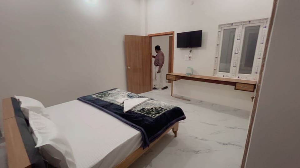 Luxury Single Room | Desk, laptop workspace, free WiFi, wheelchair access