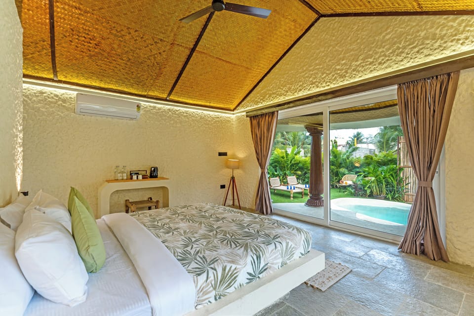 Suite, Pool View | Iron/ironing board, free WiFi