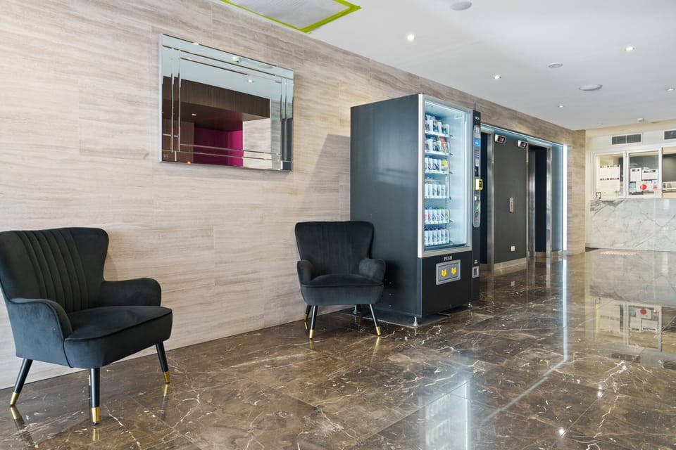Entrance / Reception