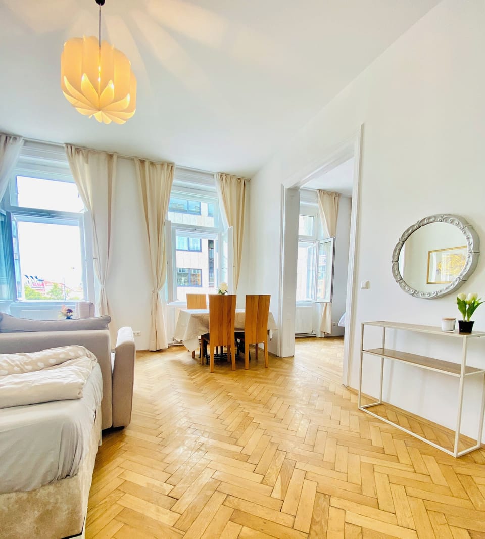 Basic Apartment | Iron/ironing board