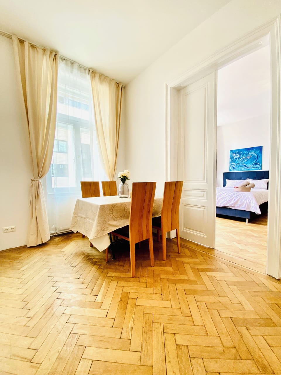 Basic Apartment | Iron/ironing board