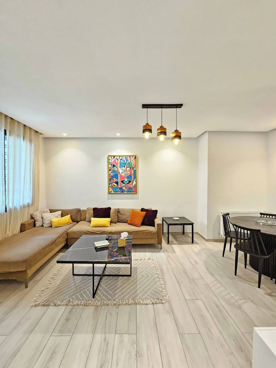 Apartment, 2 Bedrooms, Accessible, Smoking | Living room | Books