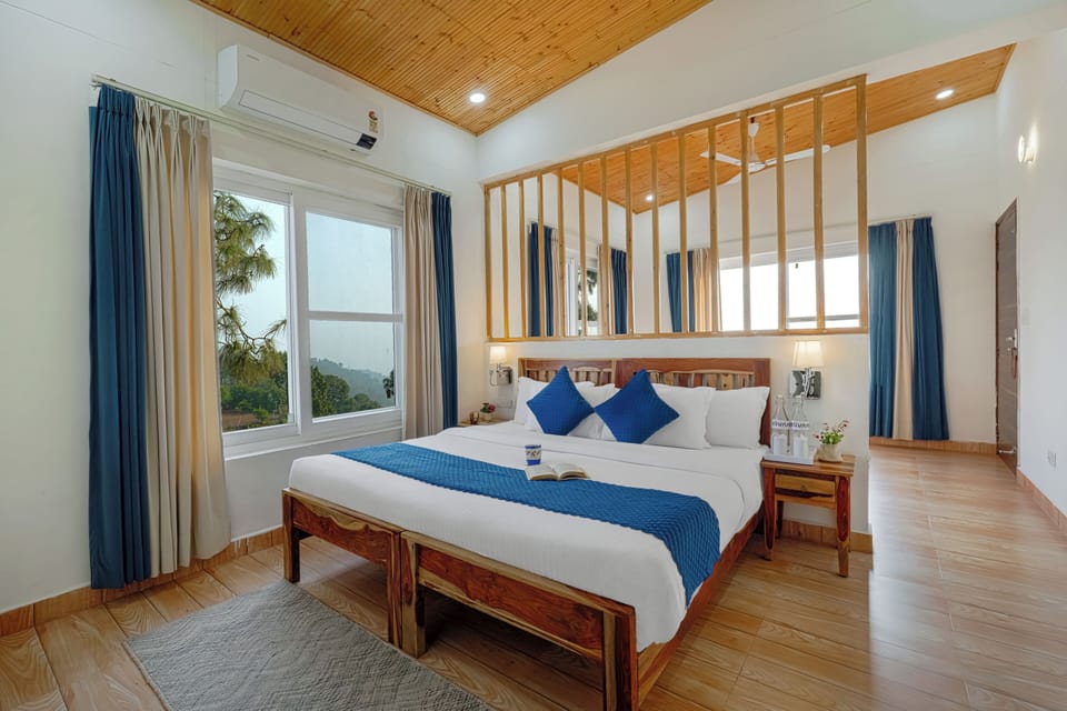Classic Suite, Hill View | Iron/ironing board (on request), WiFi (free)